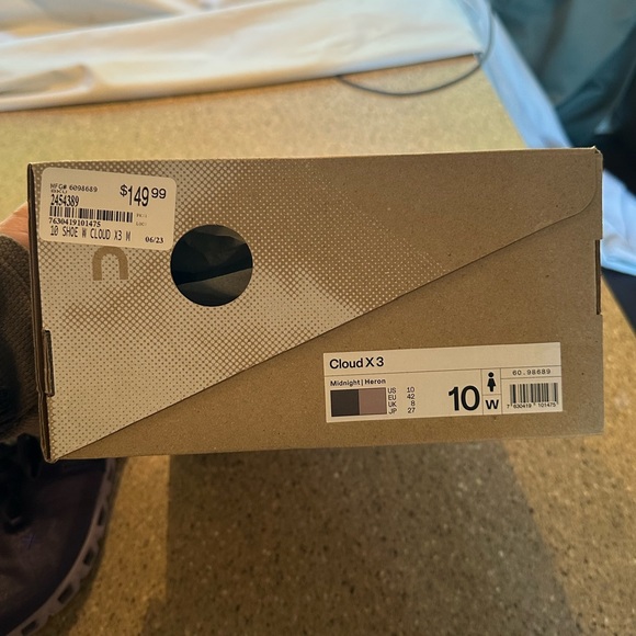 NEW IN BOX On Cloud x3 - Picture 4 of 8